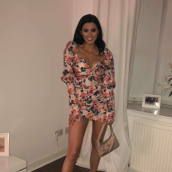 Nude Rose Print Puff Sleeve Twist Detail Bodycon Dress Pretty Little Thing - Picture 2 of 6